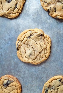 1 dozen bakery-style chocolate chip cookies