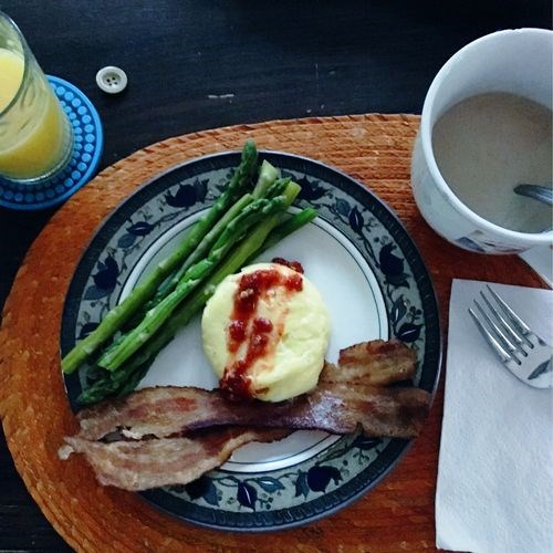 1-minute microwaved scrambled eggs