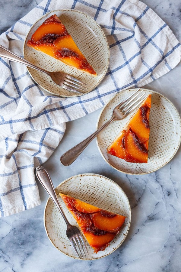 10-ingredients caramel peach upside down cake