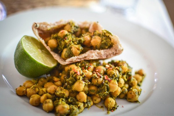 15 minute chickpea and spinach curry