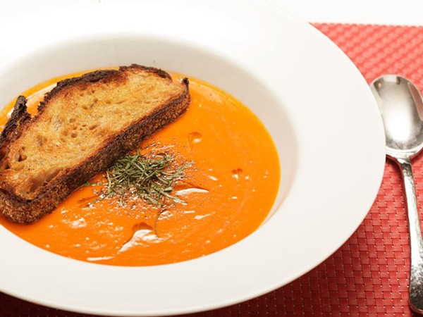 15-minute creamy tomato soup