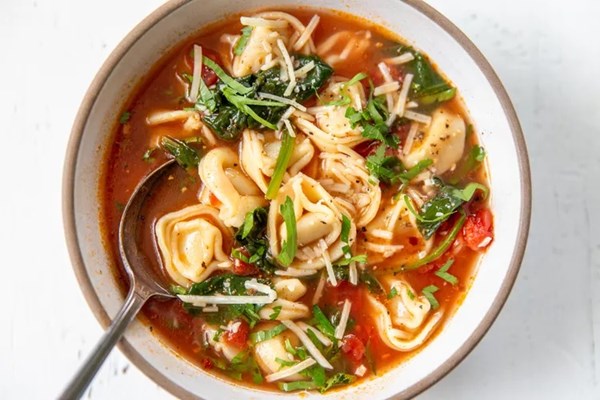 15-minute tortellini soup