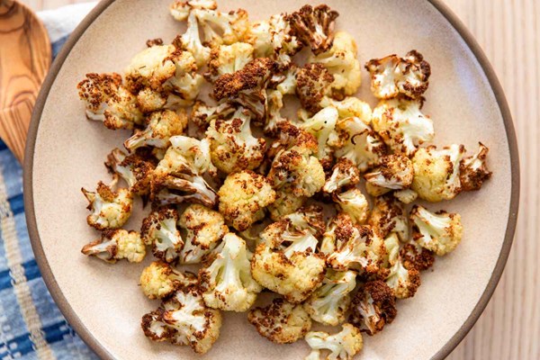 2-ingredient crispy air fryer cauliflower