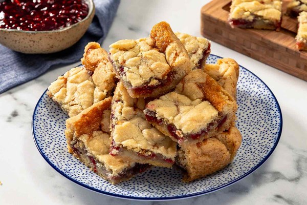 2-ingredient jam bars