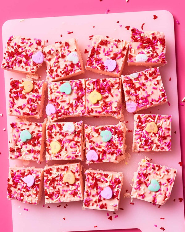 2-ingredient strawberry sweetheart fudge