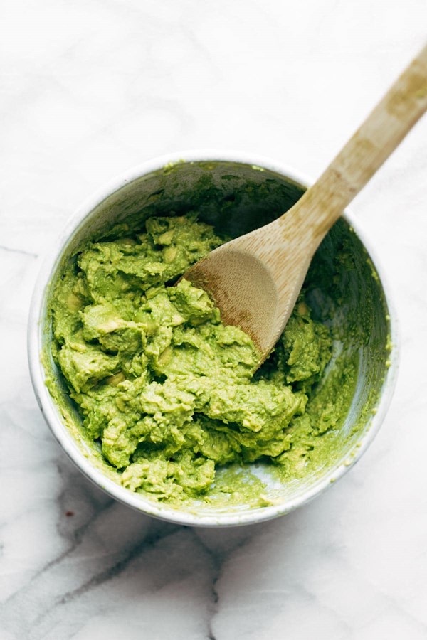 2-minute creamy avocado dip