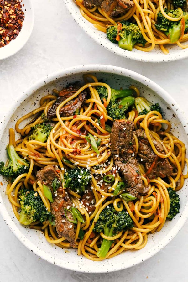 20-minute beef and broccoli lo mein