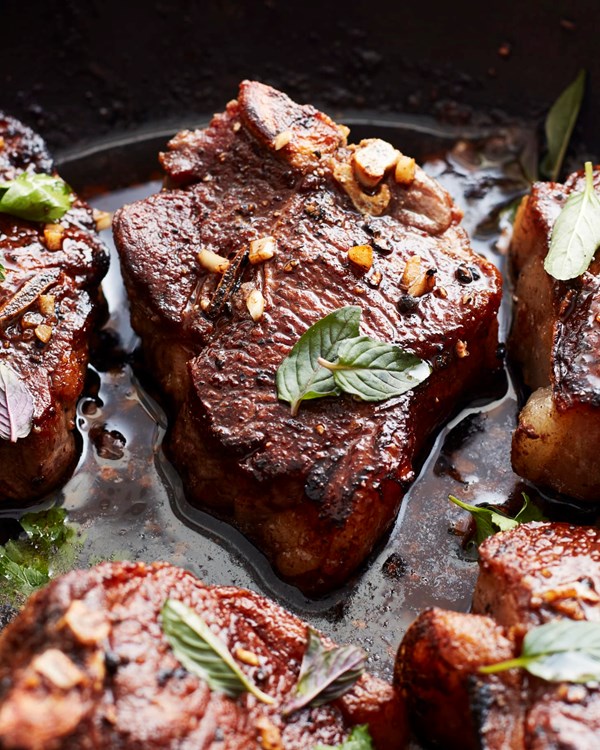 20-minute garlic butter lamb chops