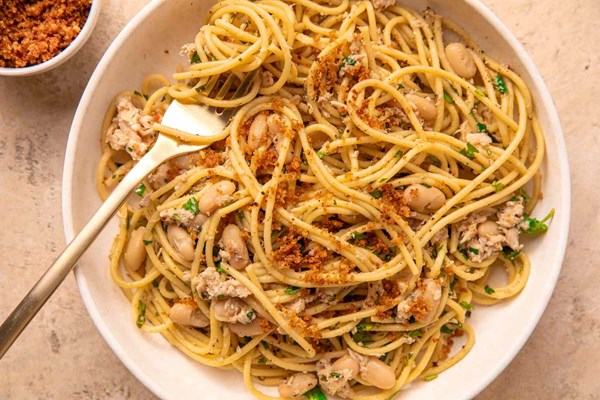 20-minute spaghetti with tuna and white beans [toasted breadcrumbs]