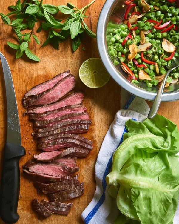 20-minute steak salad with chile, garlic, and herbs