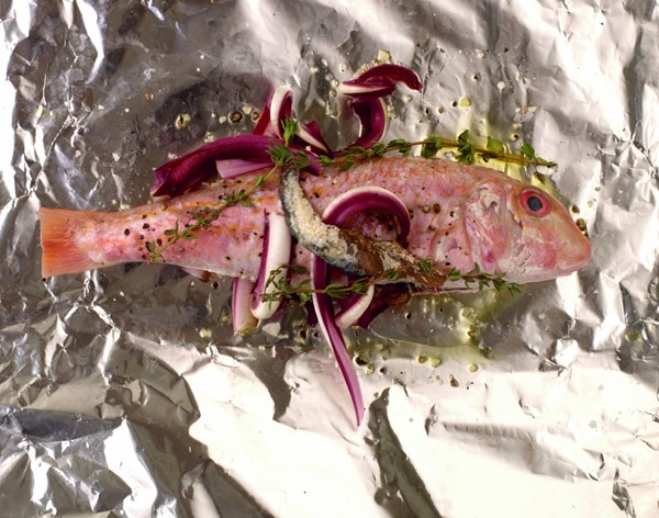 28: Red mullet baked in a bag with Trevise