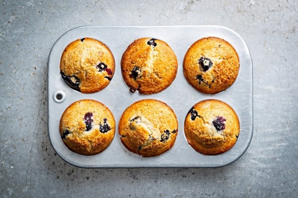 3-ingredient blueberry muffins
