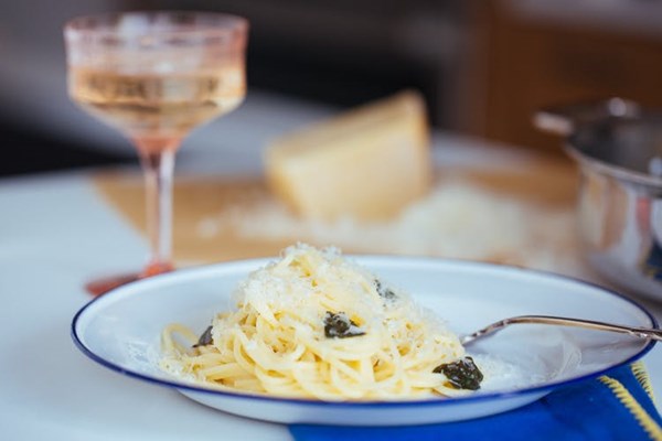 3-ingredient buttery white wine pasta sauce