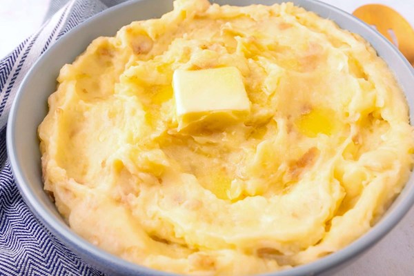 3-ingredient garlic mashed potatoes
