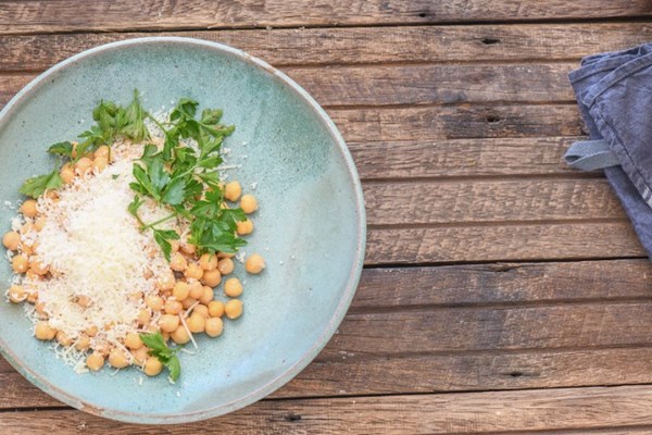 3+ ingredient magic chickpea salad 