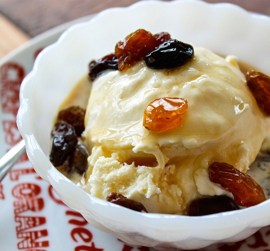 3-ingredient rum raisin ice cream