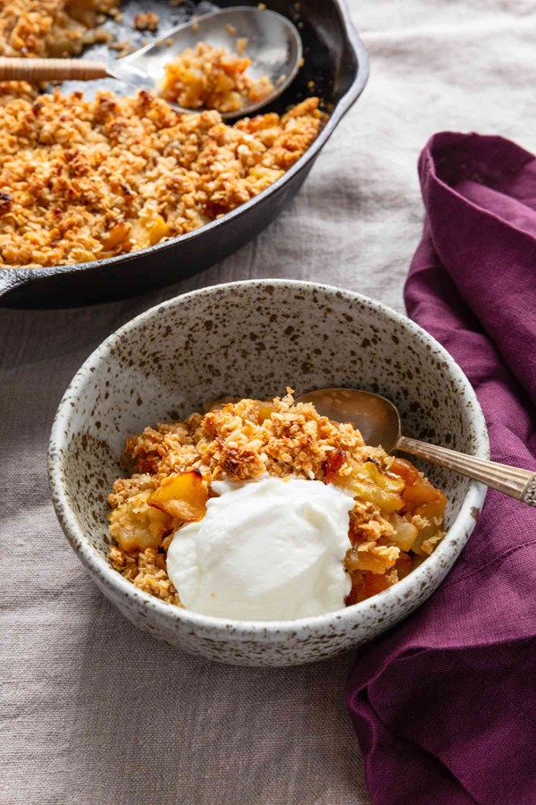 3-ingredient skillet apple crisp