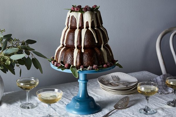 3-tiered gingerbread bundt cake with eggnog glaze & candied cranberries 