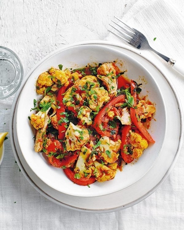 30-minute chicken and cauliflower curry