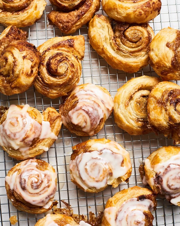 30-minute puff pastry cinnamon rolls