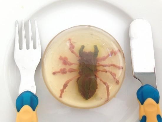 3D gelatina spiders & flowers