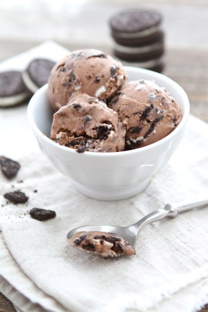 4 ingredient chocolate cookies ‘n’ cream ice cream