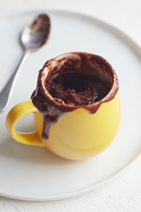 4-ingredient Nutella mug cake
