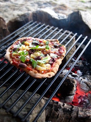 4-ingredient spelt pizza dough