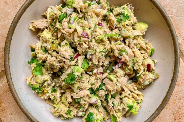 4-ingredient tuna avocado salad