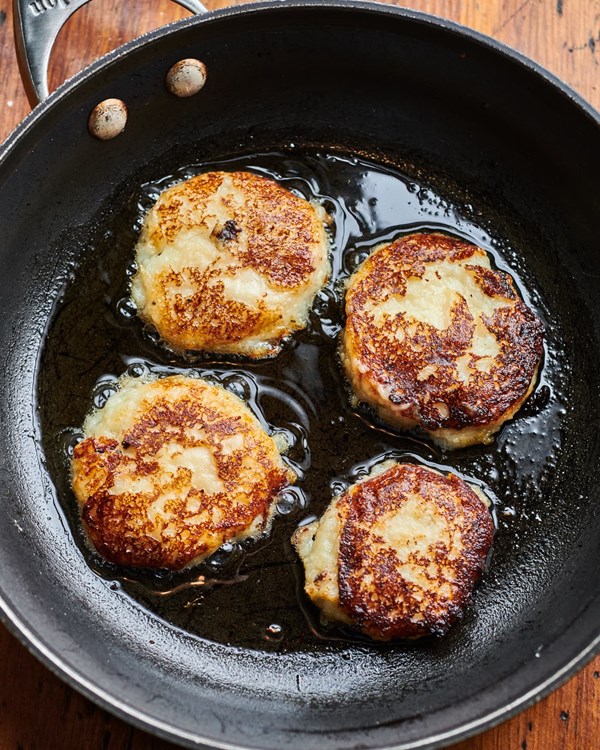 5-ingredient mashed potato cakes