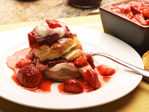 5-ingredient strawberry shortcakes