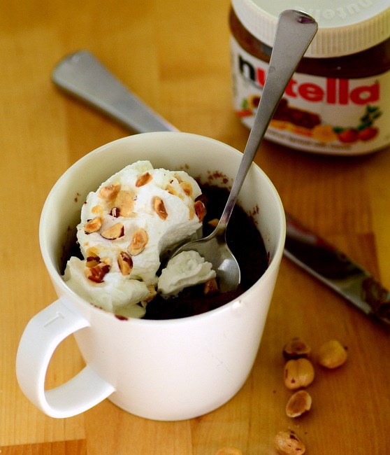 5-minute Nutella mug cake
