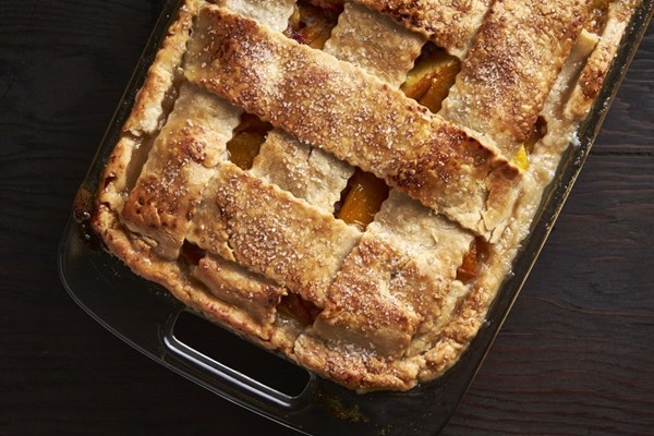'6-hour' deep-dish peach pie
