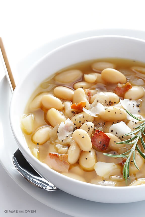 7-Ingredient Tuscan white bean soup