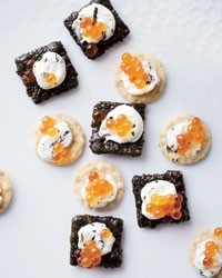 7-minute salmon caviar sushi bites