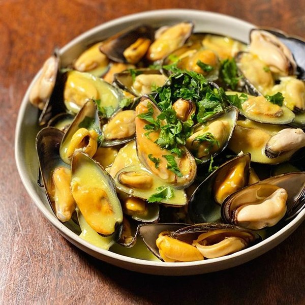 A Charentis dish of mussels (La mouclade)