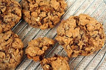 A chocolate chip cookie recipe, with two secrets