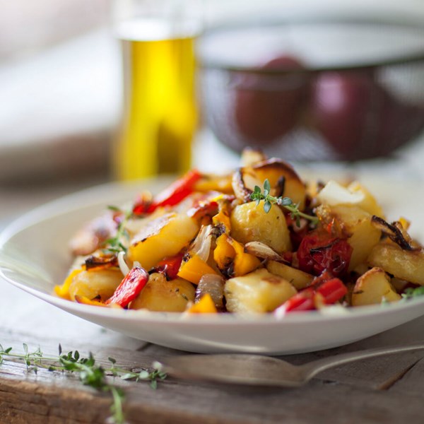 A gorgeous garlicky mess of potatoes and capsicums
