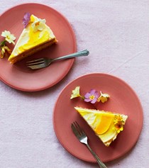 A lemon cake for Mother's Day