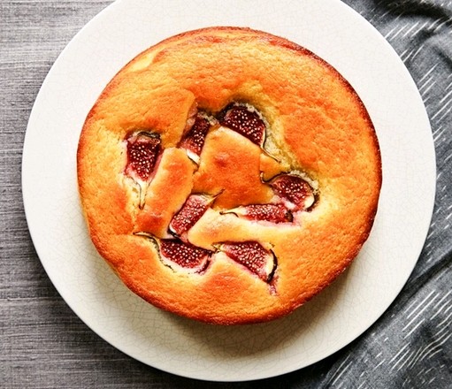 A moreish dessert: yoghurt, fig, pine nut and rosewater cake