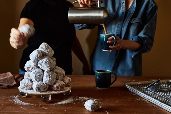 A New Orleans-style beignet-bouche