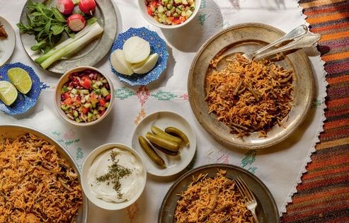 A pilaf with green beans & tomato (Lubia polow)