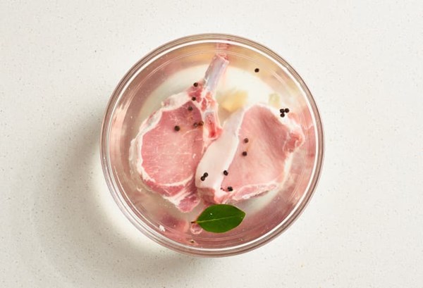 A quick brine for perfect pork chops