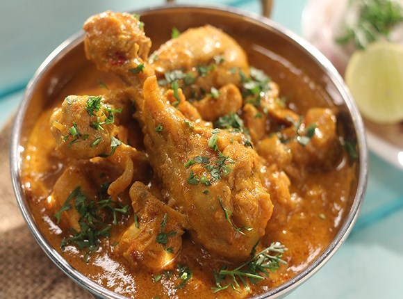 A saffron-flavored chicken curry loaded with onions (Murgh zafrani do pyaza)
