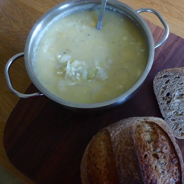 A thin onion soup (Le Tourin)