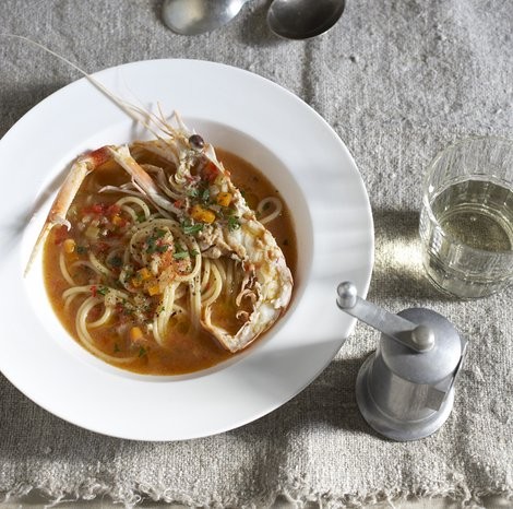 Abruzzo-style scampi & spaghetti soup (Zuppa di scampi e spaghetti)
