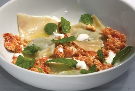 Afghan garlic chive ravioli with yogurt sauce (Asha)