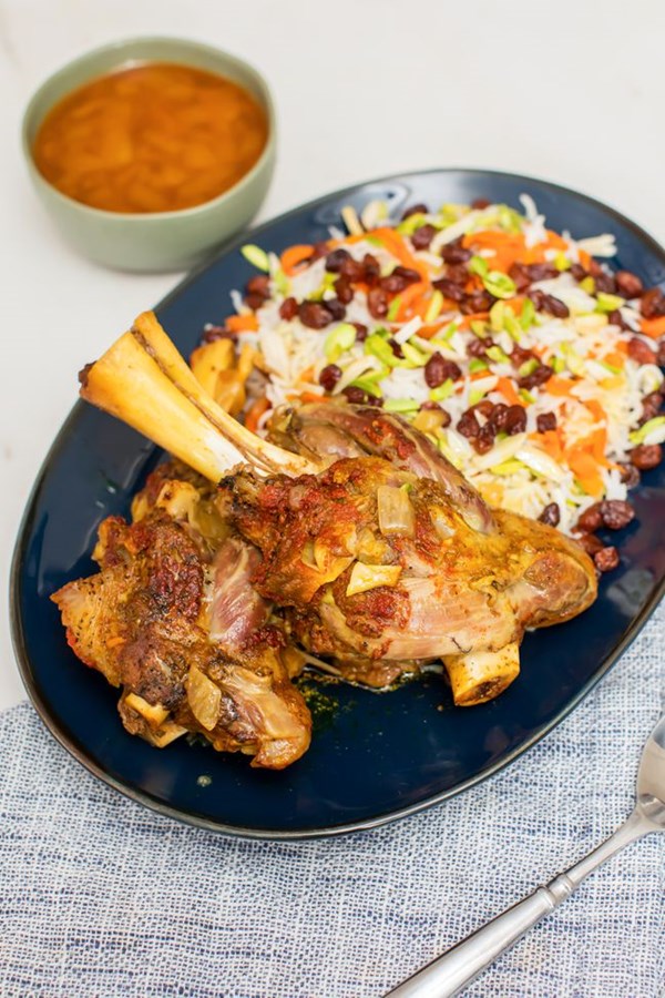 Afghan lamb shanks with rice, carrots, and raisins (Kabuli palao)