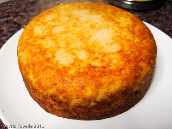 African Volcano baked yoghurt rice with chicken (Tahcheen-e morgh)