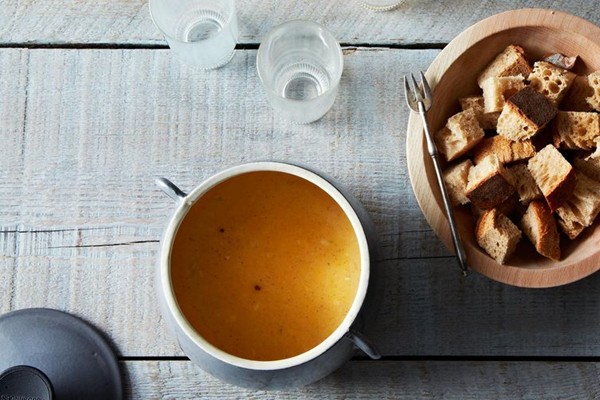 Aged cheddar and Pilsner fondue